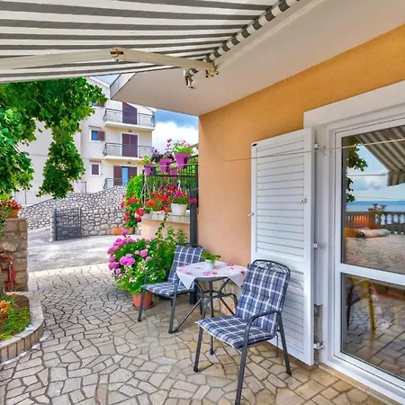 Apartment In 39519 Novi Vinodolski